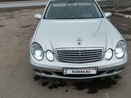 Mercedes-Benz E 240 2002 года за 4 727 531 тг. в Петропавловск – фото 3