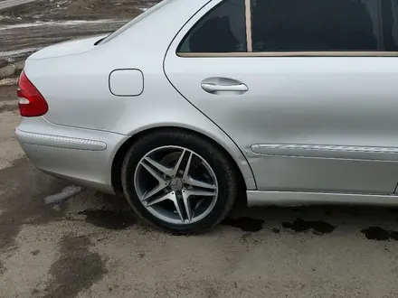 Mercedes-Benz E 240 2002 года за 4 727 531 тг. в Петропавловск – фото 7