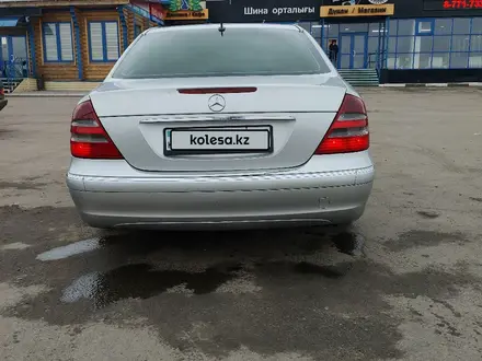 Mercedes-Benz E 240 2002 года за 4 727 531 тг. в Петропавловск – фото 9