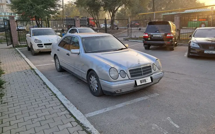 Mercedes-Benz E 200 1999 годаүшін2 488 099 тг. в Алматы