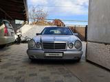 Mercedes-Benz E 200 1999 годаfor2 488 099 тг. в Алматы – фото 3