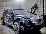 Volkswagen Touareg 2004 годаүшін4 300 000 тг. в Астана – фото 2