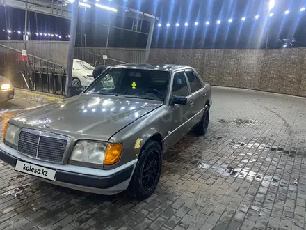 Mercedes-Benz E 280 1991 года за 1 450 000 тг. в Алматы – фото 3