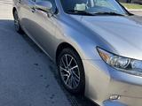 Lexus ES 300h 2015 года за 7 000 000 тг. в Шымкент – фото 2