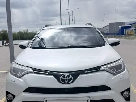 Toyota RAV4 2017 года за 13 500 000 тг. в Усть-Каменогорск – фото 2