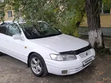 Toyota Camry, 1998