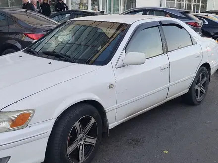 Toyota Camry 1998 года за 2 350 000 тг. в Астана