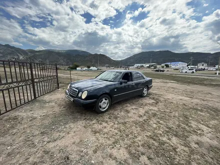 Mercedes-Benz E 200 1997 года за 2 000 000 тг. в Экибастуз – фото 3