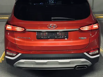 Hyundai Santa Fe 2018 года за 17 000 000 тг. в Алматы – фото 8