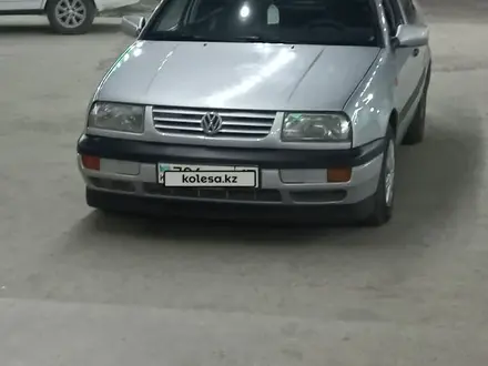 Volkswagen Vento 1993 года за 1 500 000 тг. в Шымкент – фото 2