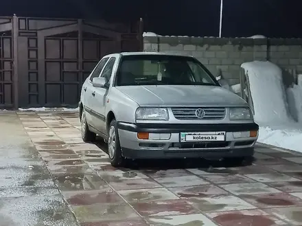 Volkswagen Vento 1993 года за 1 500 000 тг. в Шымкент