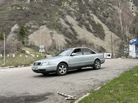 Audi A6 1995 года за 2 550 000 тг. в Есик – фото 2