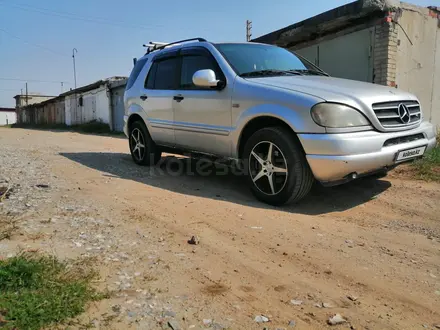 Mercedes-Benz ML 320 1999 года за 3 100 000 тг. в Рудный – фото 4