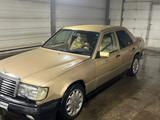 Mercedes-Benz E 230 1988 года за 750 000 тг. в Караганда – фото 4