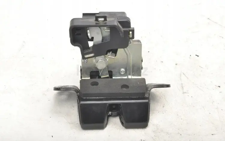 Замок багажника за 24 365 тг. в Алматы