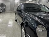 Mercedes-Benz E 320 1998 года за 3 800 000 тг. в Жанаозен – фото 3