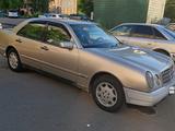 Mercedes-Benz E 230 1998 года за 1 200 000 тг. в Петропавловск – фото 3