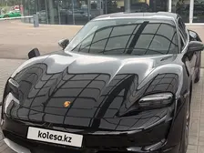Porsche Taycan, 2021