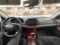 Toyota Camry 2005 года за 4 300 000 тг. в Актау – фото 10
