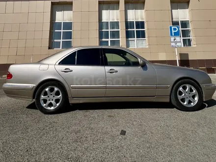 Mercedes-Benz E 320 2001 года за 4 500 000 тг. в Актау – фото 5