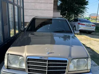 Mercedes-Benz E 280
