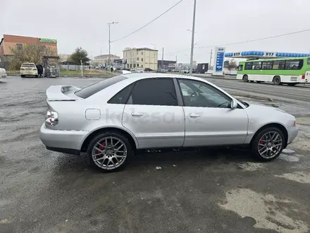 Audi A4 2000 года за 2 400 000 тг. в Атырау – фото 13