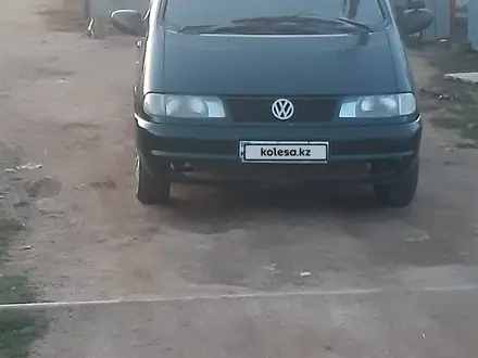 Volkswagen Sharan 1997 года за 1 800 000 тг. в Кокшетау – фото 3