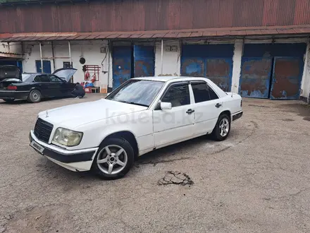Mercedes-Benz E 230 1992 года за 800 000 тг. в Алматы