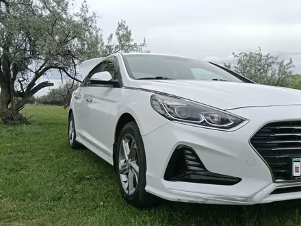 Hyundai Sonata 2017 года за 8 200 000 тг. в Актобе – фото 3
