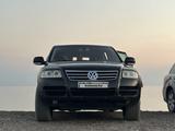 Volkswagen Touareg 2005 годаүшін3 800 000 тг. в Алматы