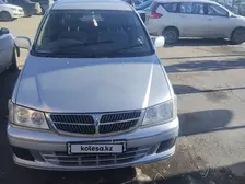 Nissan Presage, 1999