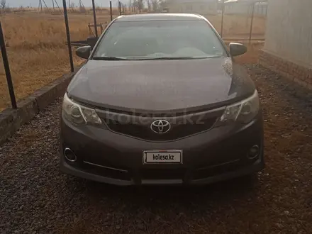 Toyota Camry 2014 года за 4 500 000 тг. в Актобе