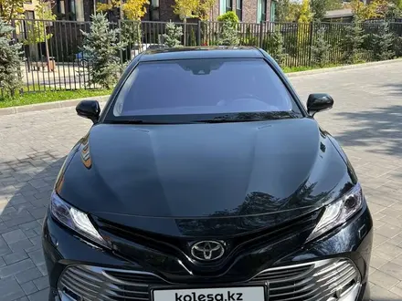 Toyota Camry 2020 года за 18 500 000 тг. в Алматы – фото 3