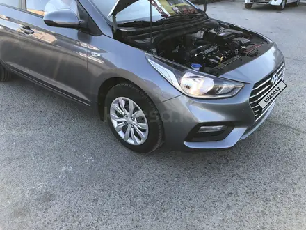 Hyundai Accent 2019 года за 7 200 000 тг. в Атырау – фото 5