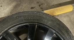 Шины с дисками R20 на Range Rover за 300 000 тг. в Алматы – фото 2