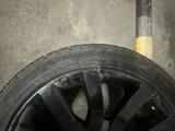Шины с дисками R20 на Range Rover за 300 000 тг. в Алматы – фото 4