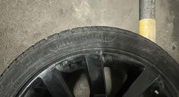 Шины с дисками R20 на Range Rover за 300 000 тг. в Алматы – фото 4