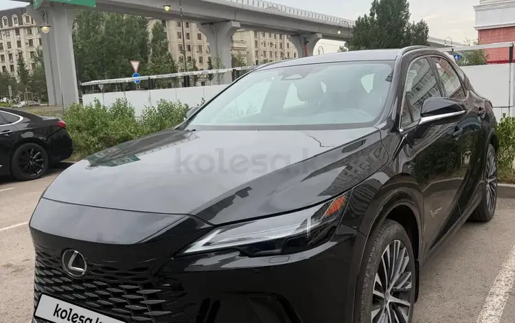 Lexus RX 500h 2025 года за 37 499 000 тг. в Астана