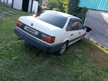 Volkswagen Passat 1990 года за 950 000 тг. в Тургень (Енбекшиказахский р-н) – фото 3