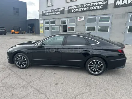 Hyundai Sonata 2023 года за 11 790 000 тг. в Караганда – фото 3