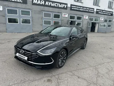 Hyundai Sonata 2023 года за 11 790 000 тг. в Караганда