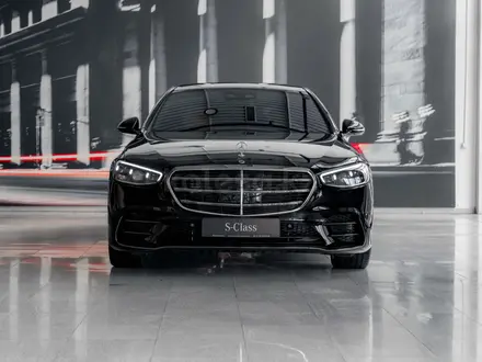Mercedes-Benz S 450 4MATIC 2025 года за 108 101 000 тг. в Алматы