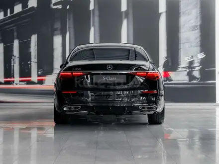 Mercedes-Benz S 450 4MATIC 2025 года за 108 101 000 тг. в Алматы – фото 2