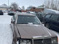 Mercedes-Benz E 220 1993 годаfor1 000 000 тг. в Астана