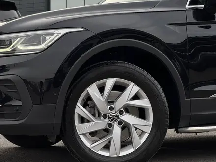 Volkswagen Tiguan 2021 года за 16 100 000 тг. в Алматы – фото 22