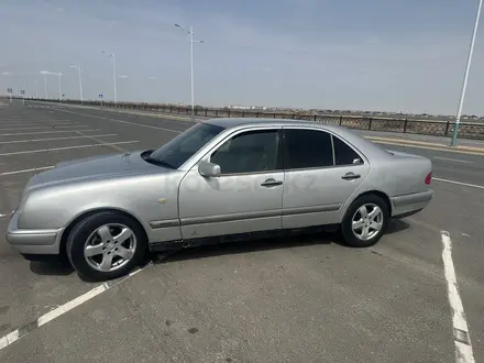 Mercedes-Benz E 230 1996 года за 2 200 000 тг. в Кызылорда – фото 2