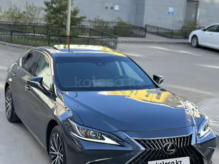 Lexus ES 350 2022 года за 27 900 000 тг. в Астана – фото 2