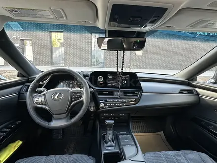 Lexus ES 350 2022 года за 27 900 000 тг. в Астана – фото 9