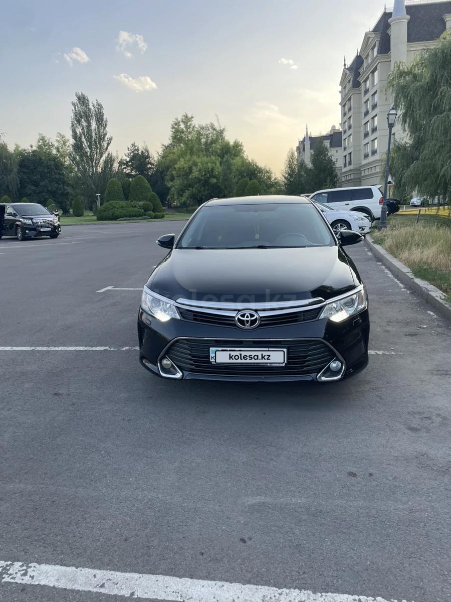 Toyota Camry 2015 г.