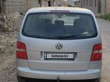 Volkswagen Touran 2005 года за 2 500 000 тг. в Шымкент – фото 4